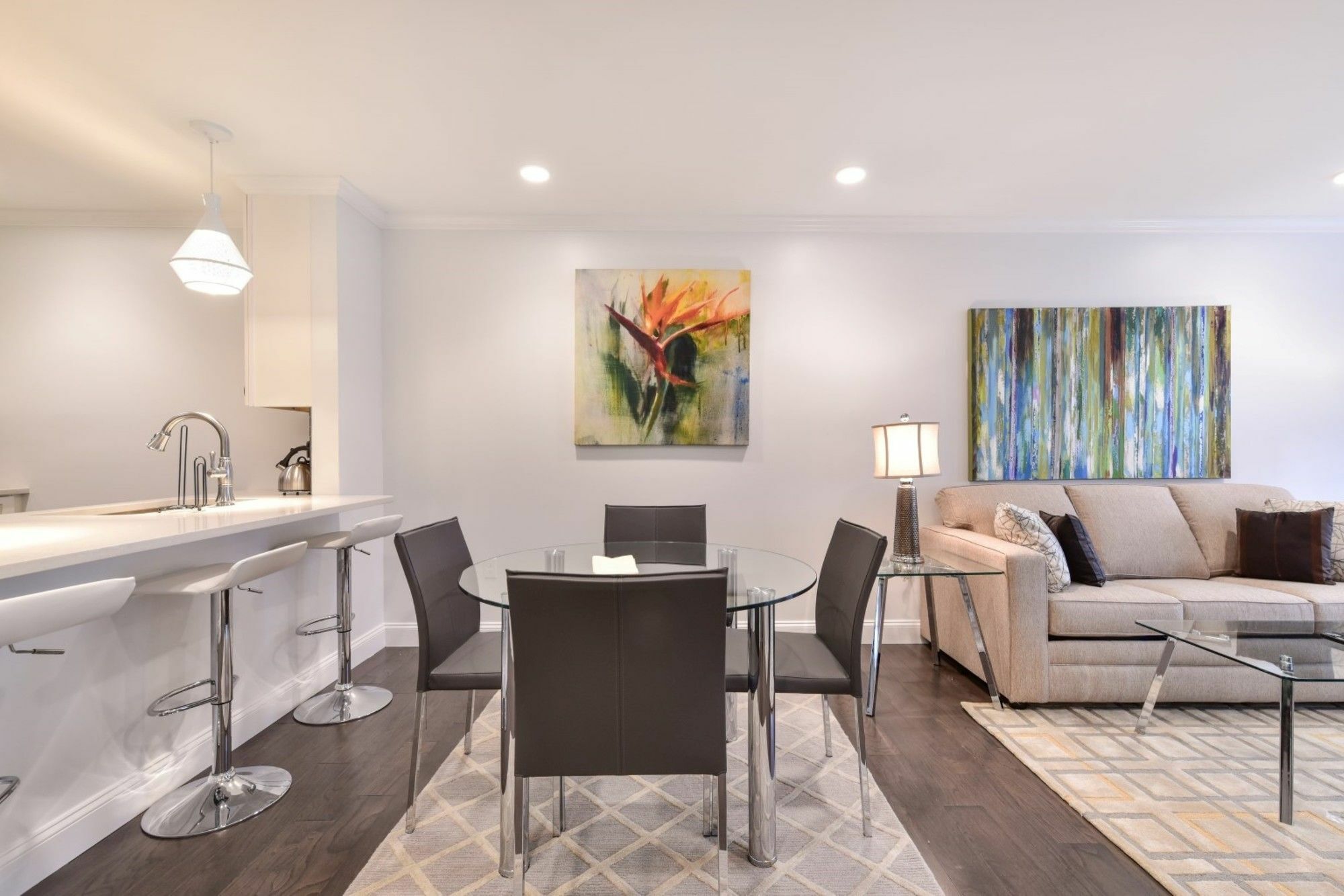 Global Luxury Suites South Boston Exteriör bild